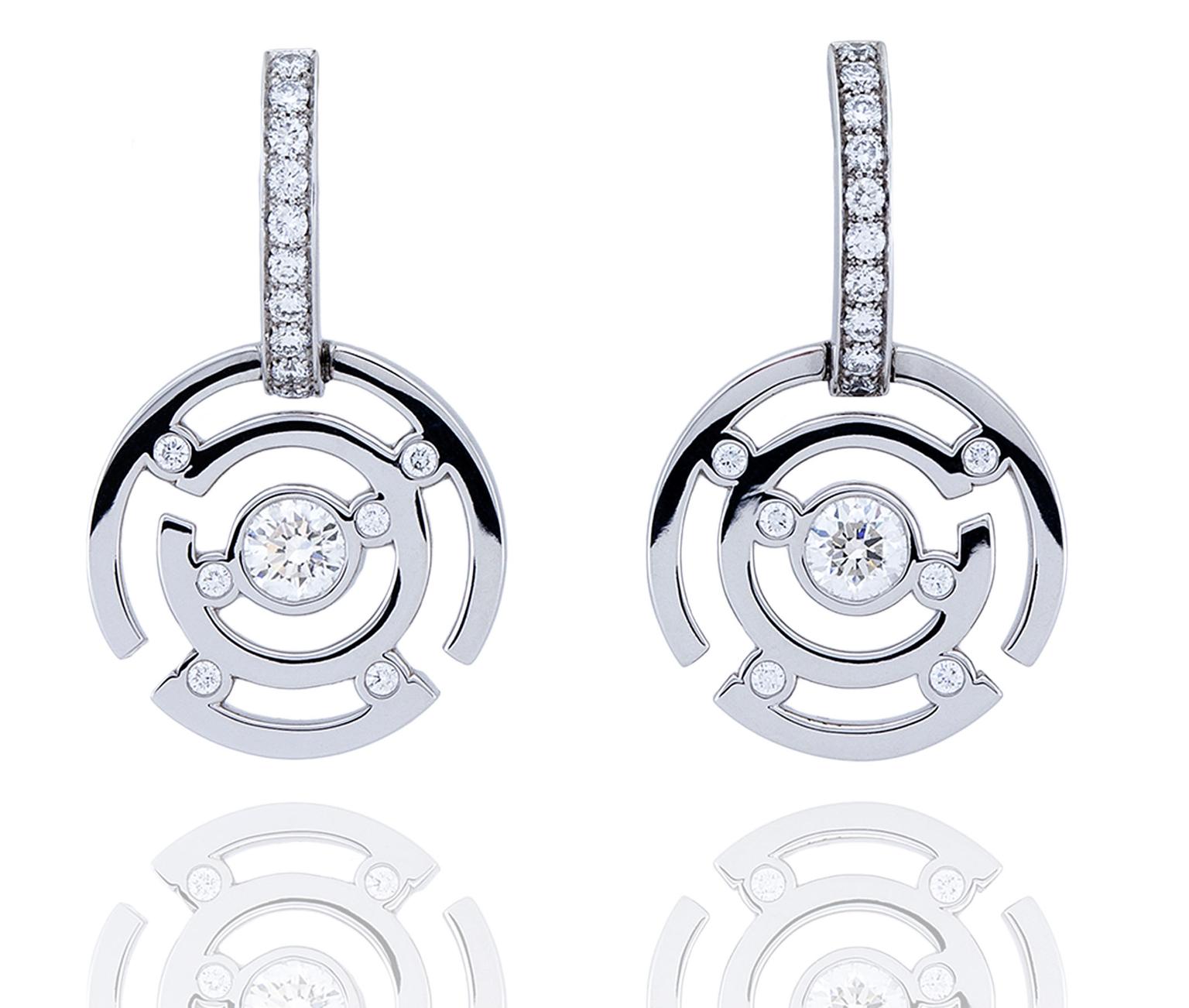 Boodles-Maze-WG-Earrings-zoom