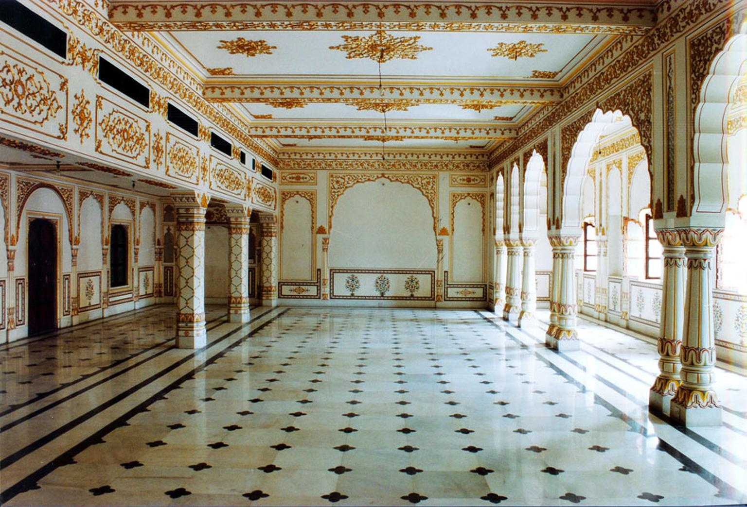 Gem-Palace-Museum-Hall-1.jpg