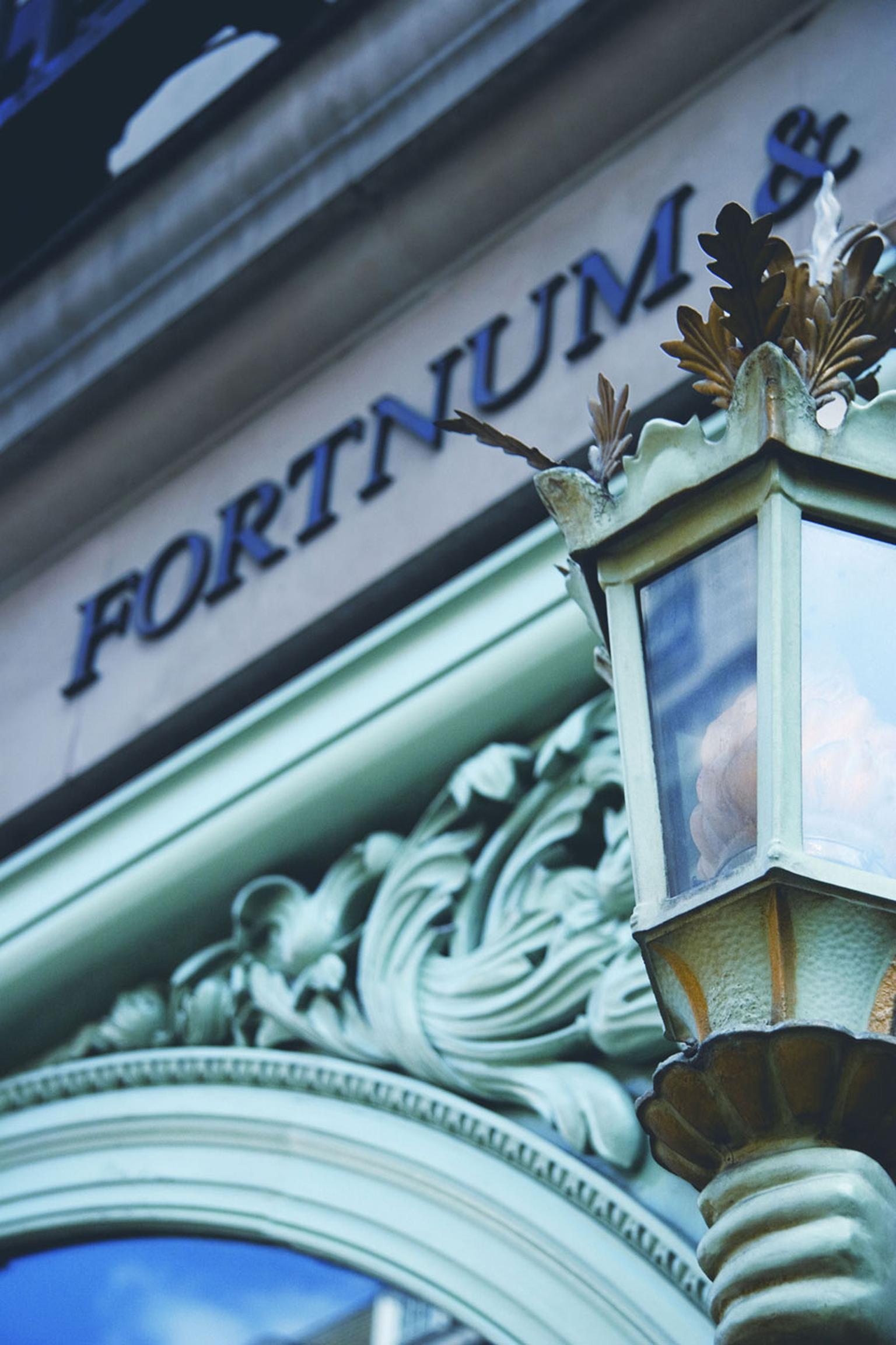 Outside-Fortnums.jpg