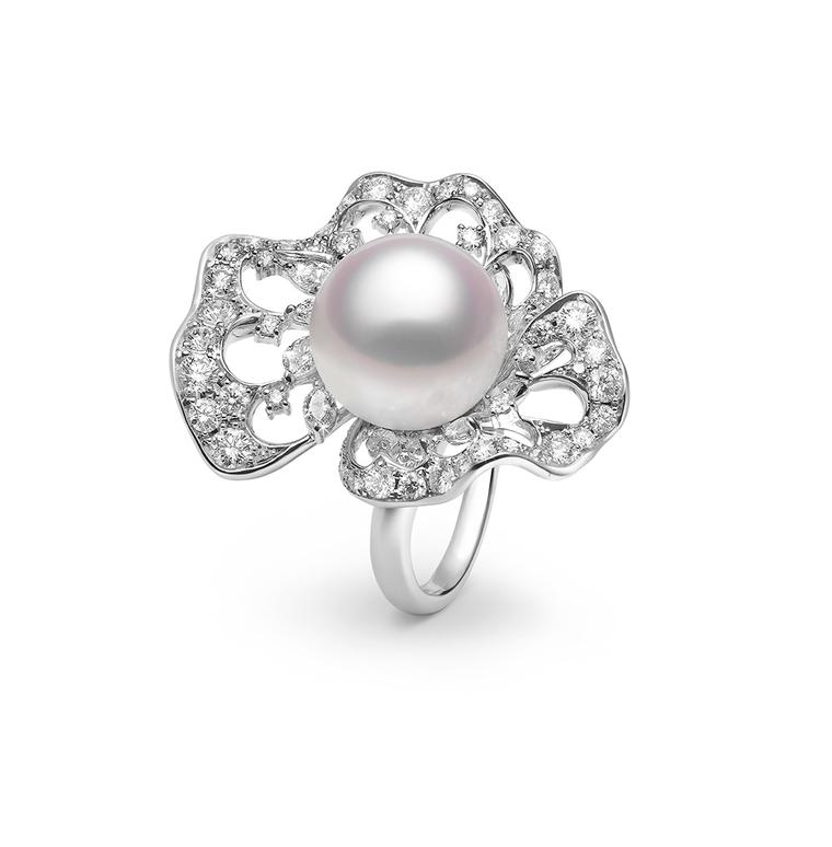 Contemporary pearl jewellery for the modern bride