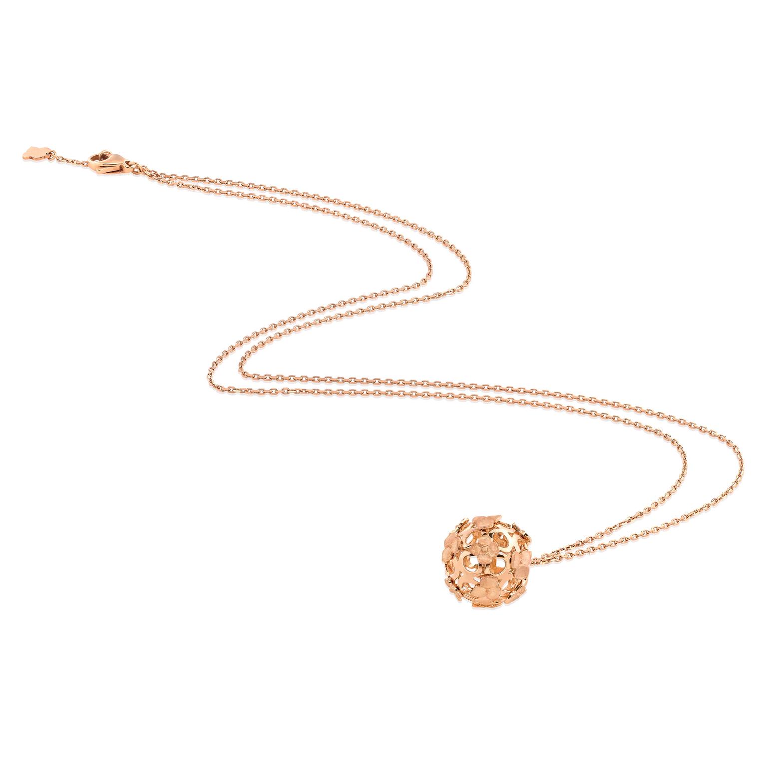 Chaumet-Hortensia-Pendant-Zoom