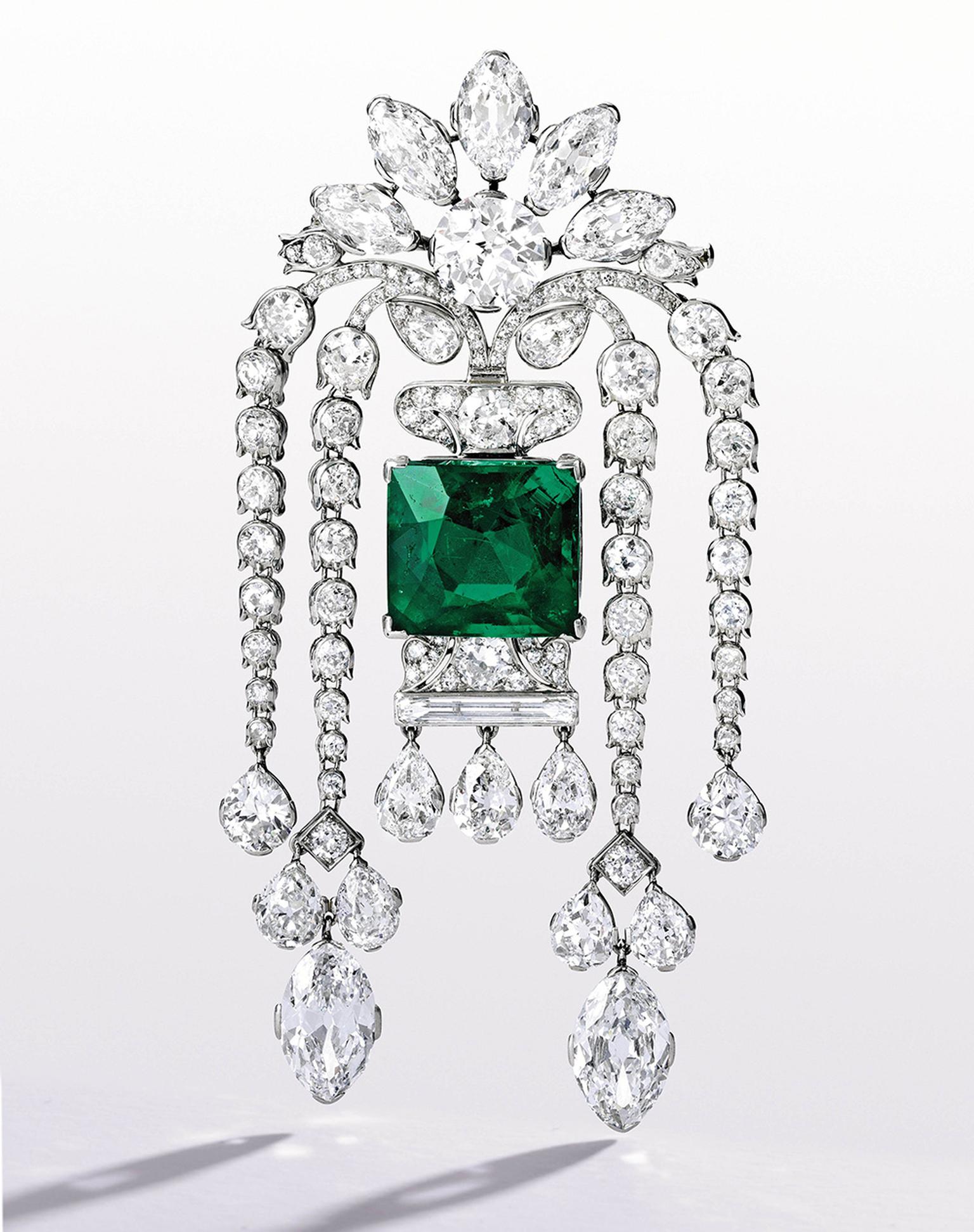 Lot325GouldPlatinumEmeraldandDiamondBrooch.jpg