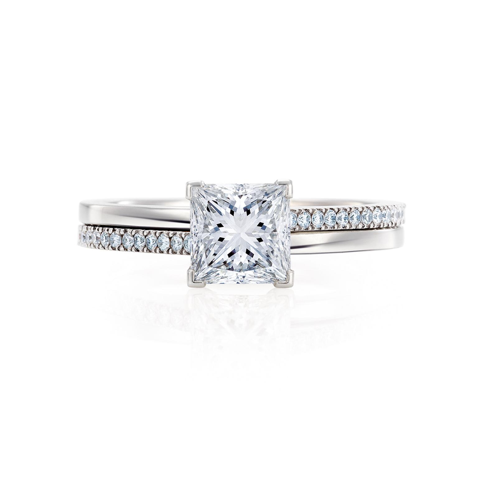 DeBeers Promise Ring Zoom