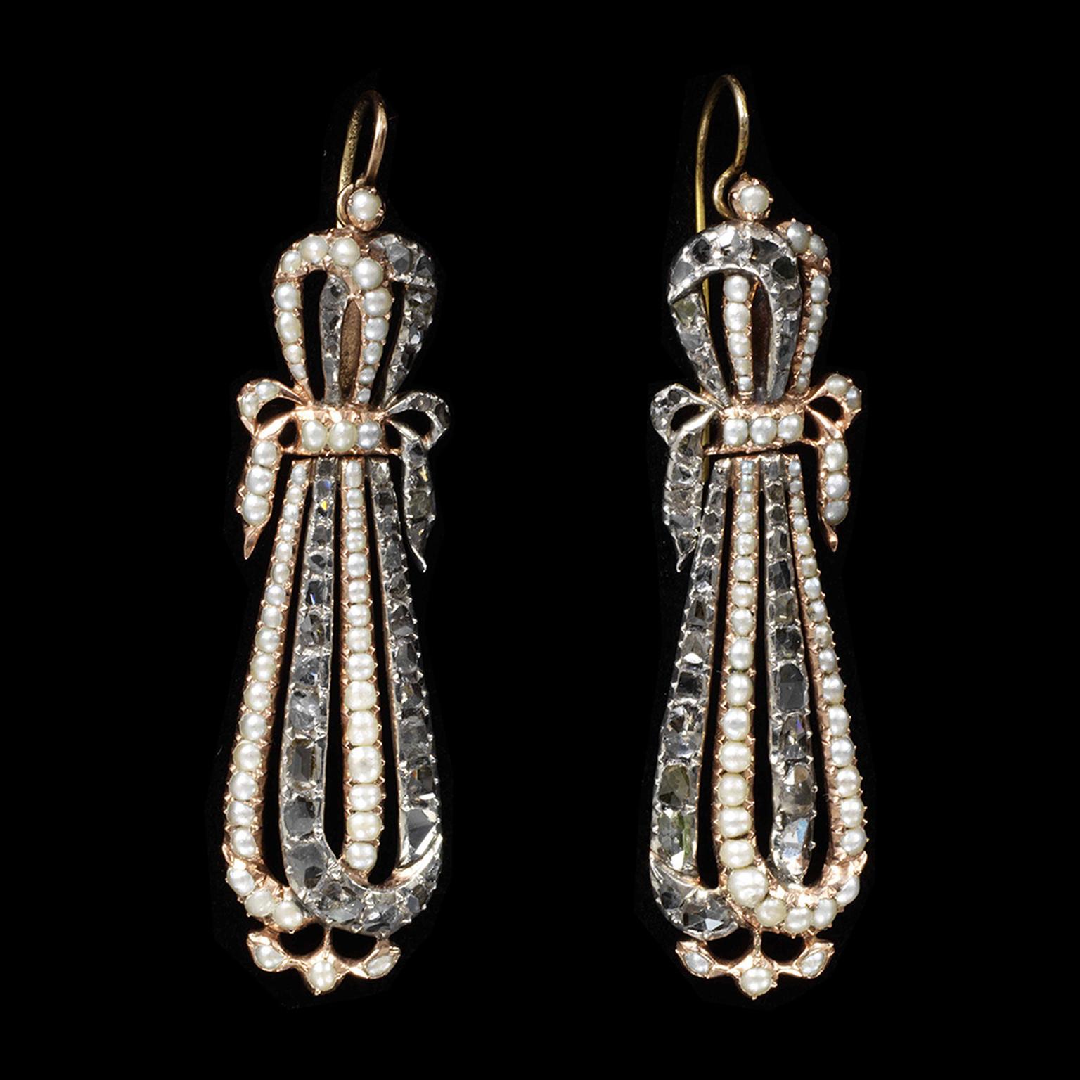 1EarringsgoldwithpearlsdiamondsFrance1795to1810.jpg