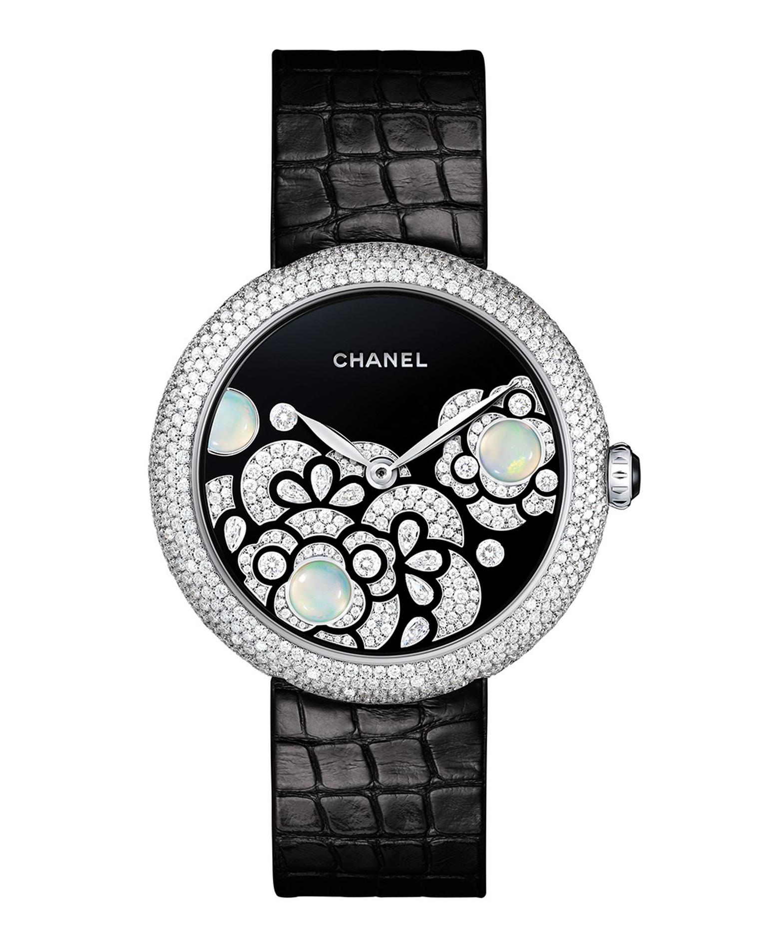 Mademoiselle-Prive-Petales-Camelia-Dial-FB-baselworld.jpg