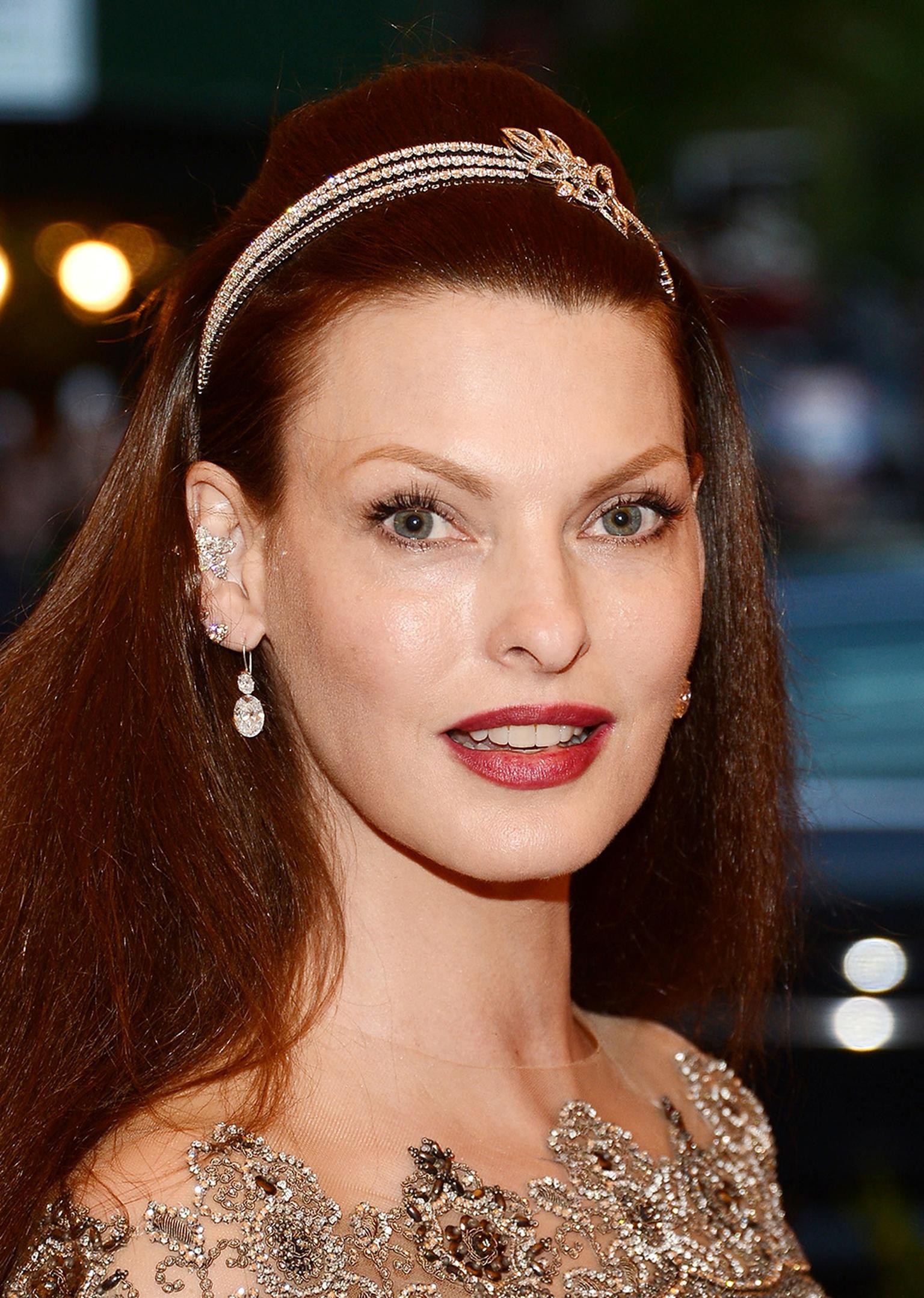 Linda Evangelista looked pretty in punk at the 2013 Met Ball in New York. She wore Harry Winston jewellery