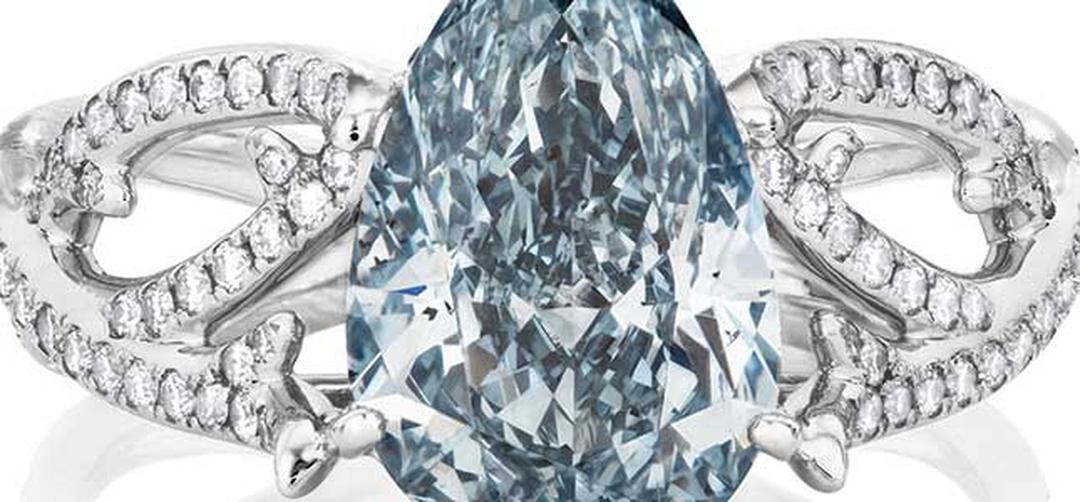 De Beers blue diamond engagement ring