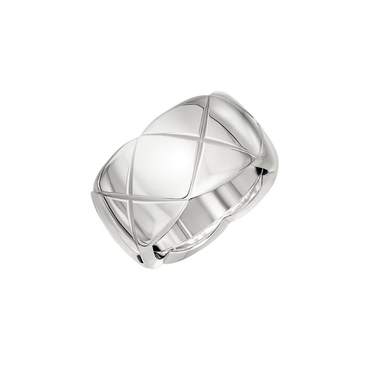 Chanel Coco Crush medium 18ct white gold ring_main