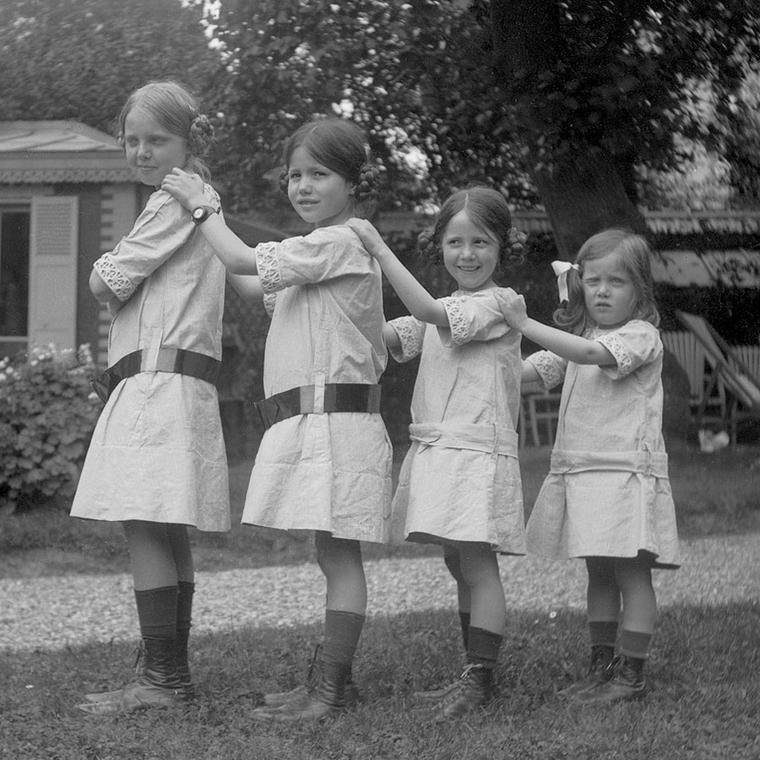Yvonne, Jacqueline, Simone and Aline Herme`s from left to right, as children in 1912.