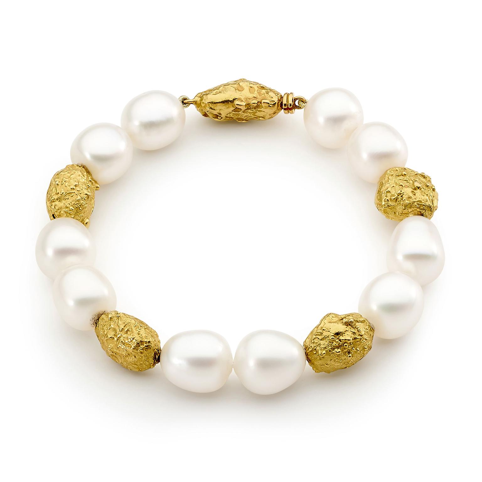 Linneys 18ct yellow gold Australian south sea pearl bracelet_zoom