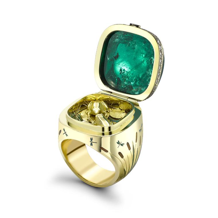 Gemfields and Theo Fennell collaborate to create emerald Kissing Frogs ring