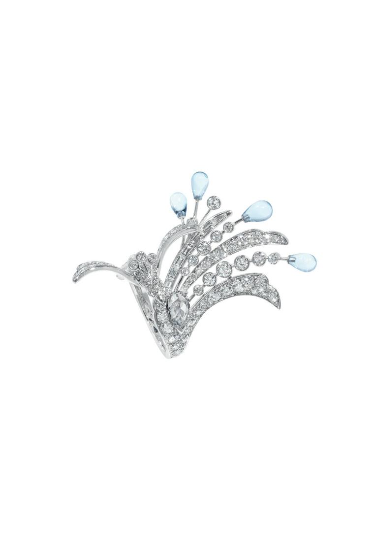 Boucheron Hotel de la Lumière Paon de Lune ring in white gold, set with aquamarine and white diamonds.