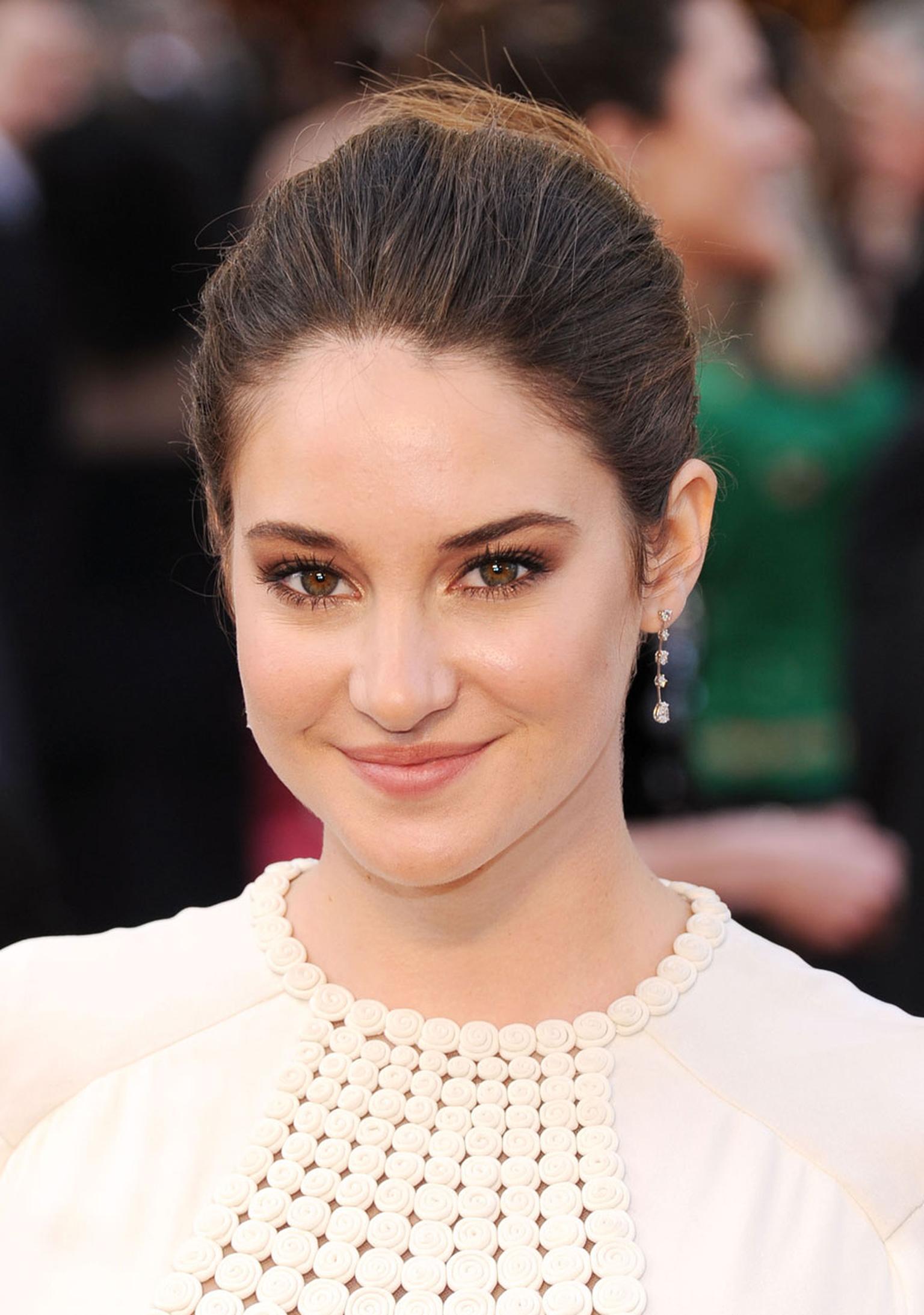 Harry-Winston-Shailene-Woodley-Oscars-2