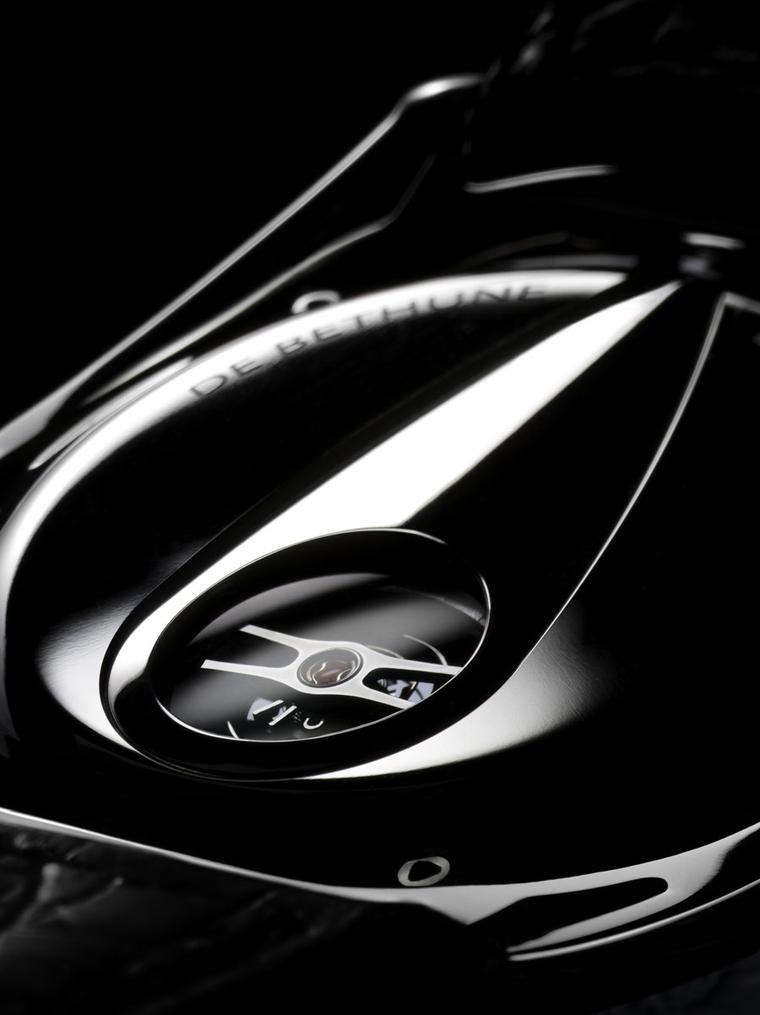 De-Bethune_Titan-Hawk-Back