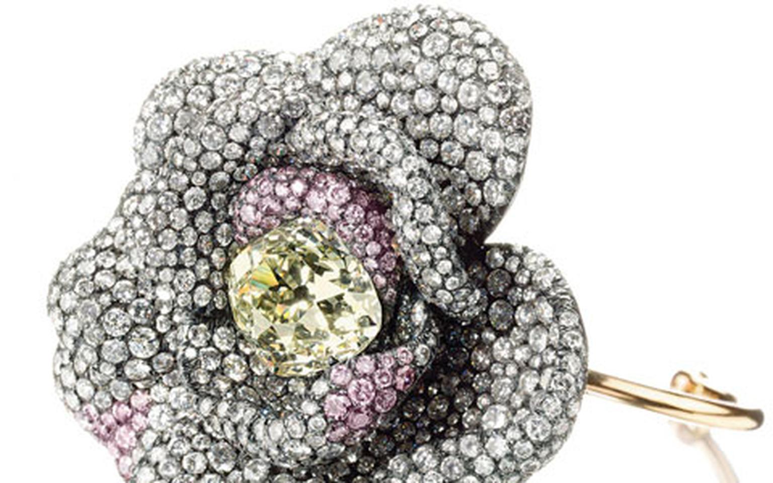 christies_lily_safra._a-diamond-and-pink-diamond-camellia-flower-bracelet HP