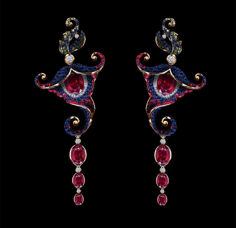 Jewellery Theatre Flower earrings in yellow gold from the Amaryllis Collection, set with rubies, sapphires and white, green and blue diamonds.