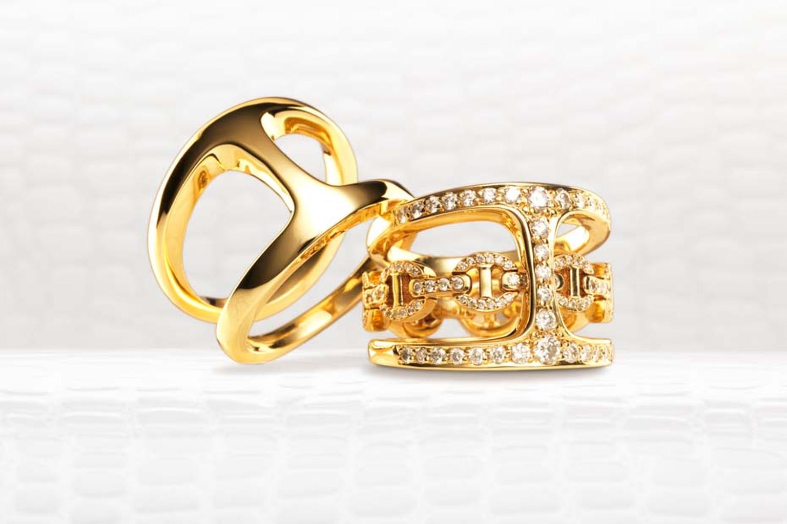Hoorsenbuhs Dame Phantom Clique ring in yellow gold alongside the Gold Phantom Clique ring with diamonds.