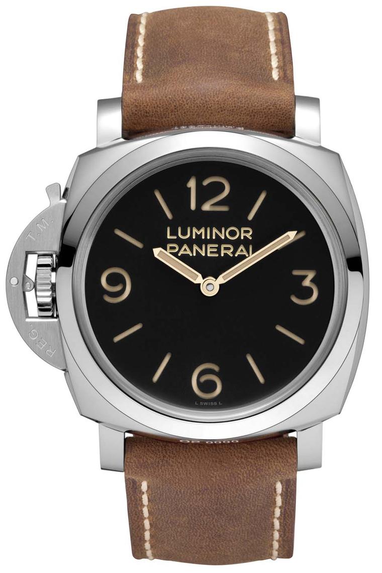 The Panerai Luminor 1950 3 Day-47mm is a special left-handed edition, with the large crown-protecting device at 9 o'clock.