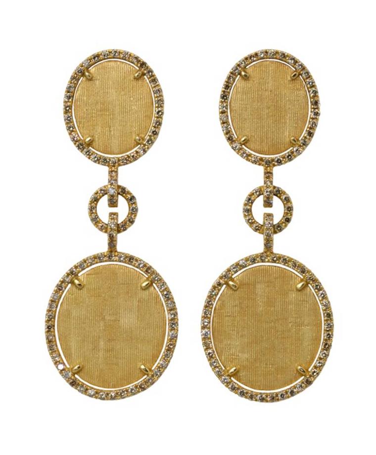 Eternamé Lunaria double earrings in yellow gold, set with brown diamonds.