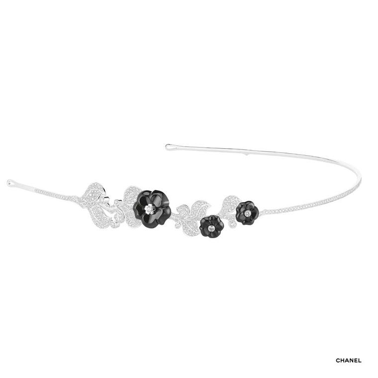 Chanel Camélia Galbé headband in white gold, black ceramic and diamonds