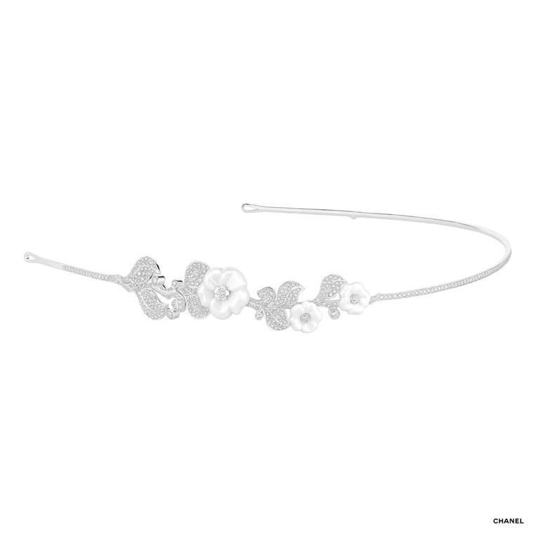 Chanel Camélia Galbé headband in white gold, white ceramic and diamonds