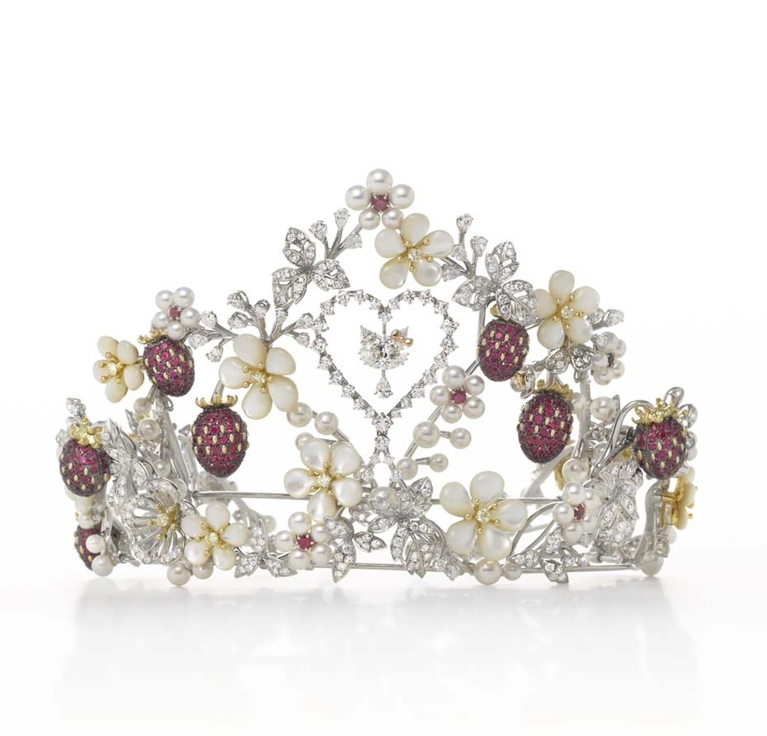 The Mikimoto x Hello Kitty tiara displays a three-dimensional depth that is unusual for a tiara