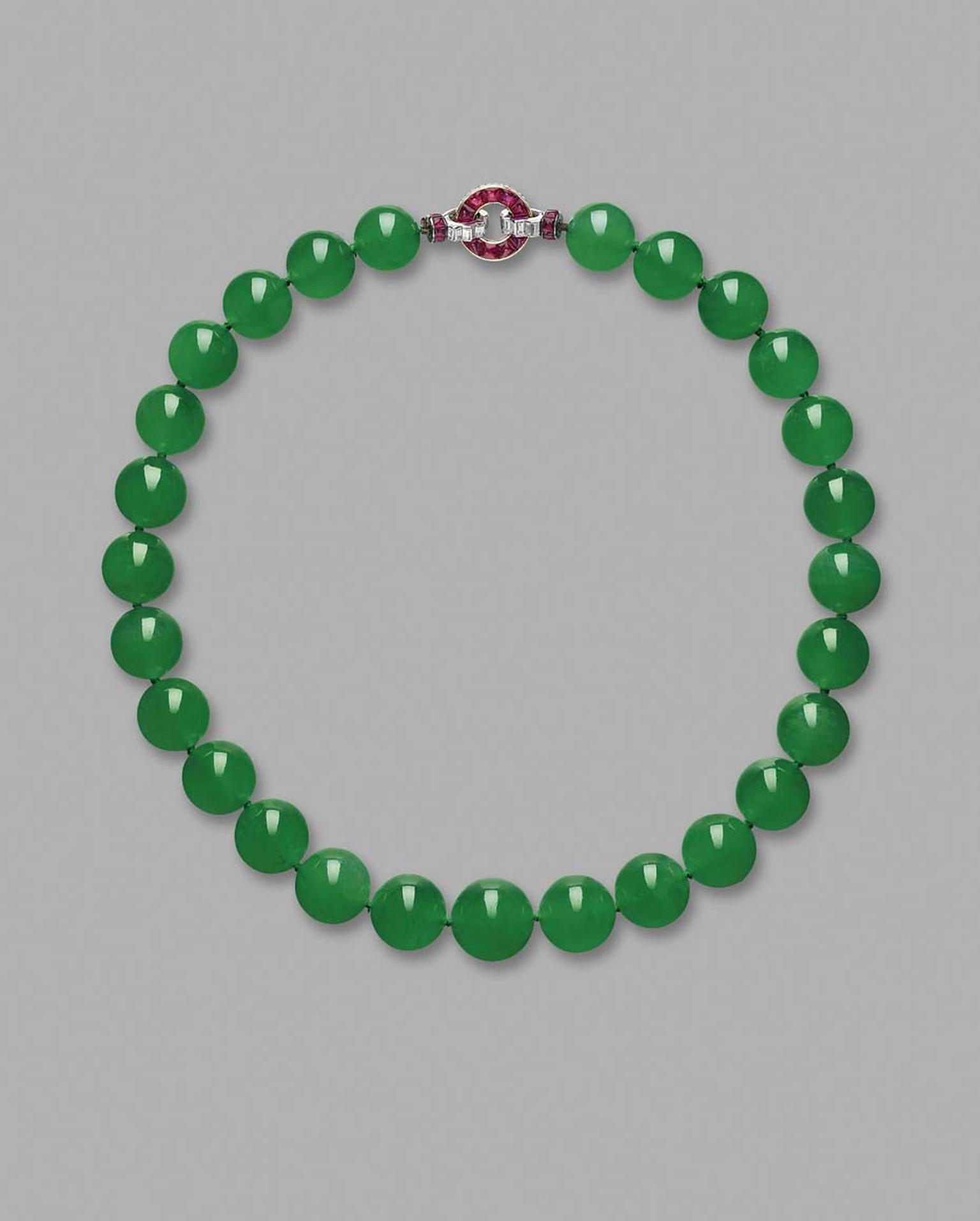 The historical Hutton-Mdivani Jadeite Bead necklace, once owned by socialite and Woolworth heiress Barbara Hutto, becomes the highest price ever paid for a jadeite jewel of US$27.44 million at Sotheby's Hong Kong
