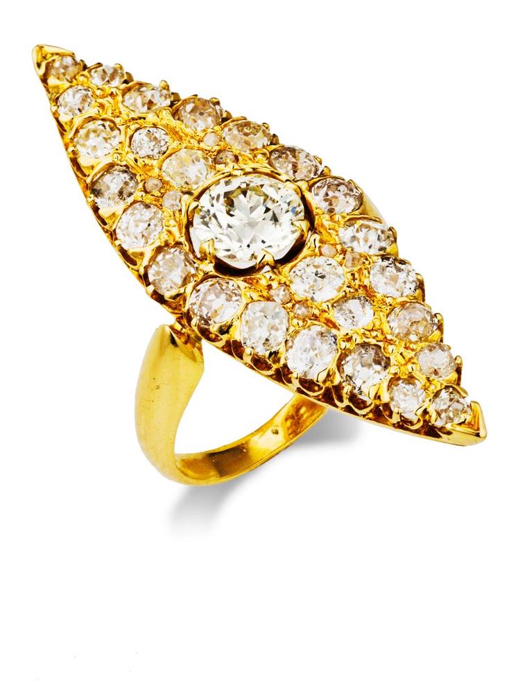 The diamond and gold nevette Neil Lane ring worn by actress Elisabeth Moss to the Screen Actors Guild Awards 2014