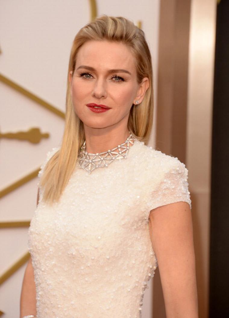 Naomi Watts stuns in a white gold spider's web necklace by Bulgari featuring round brilliant-cut diamonds and pavé diamonds