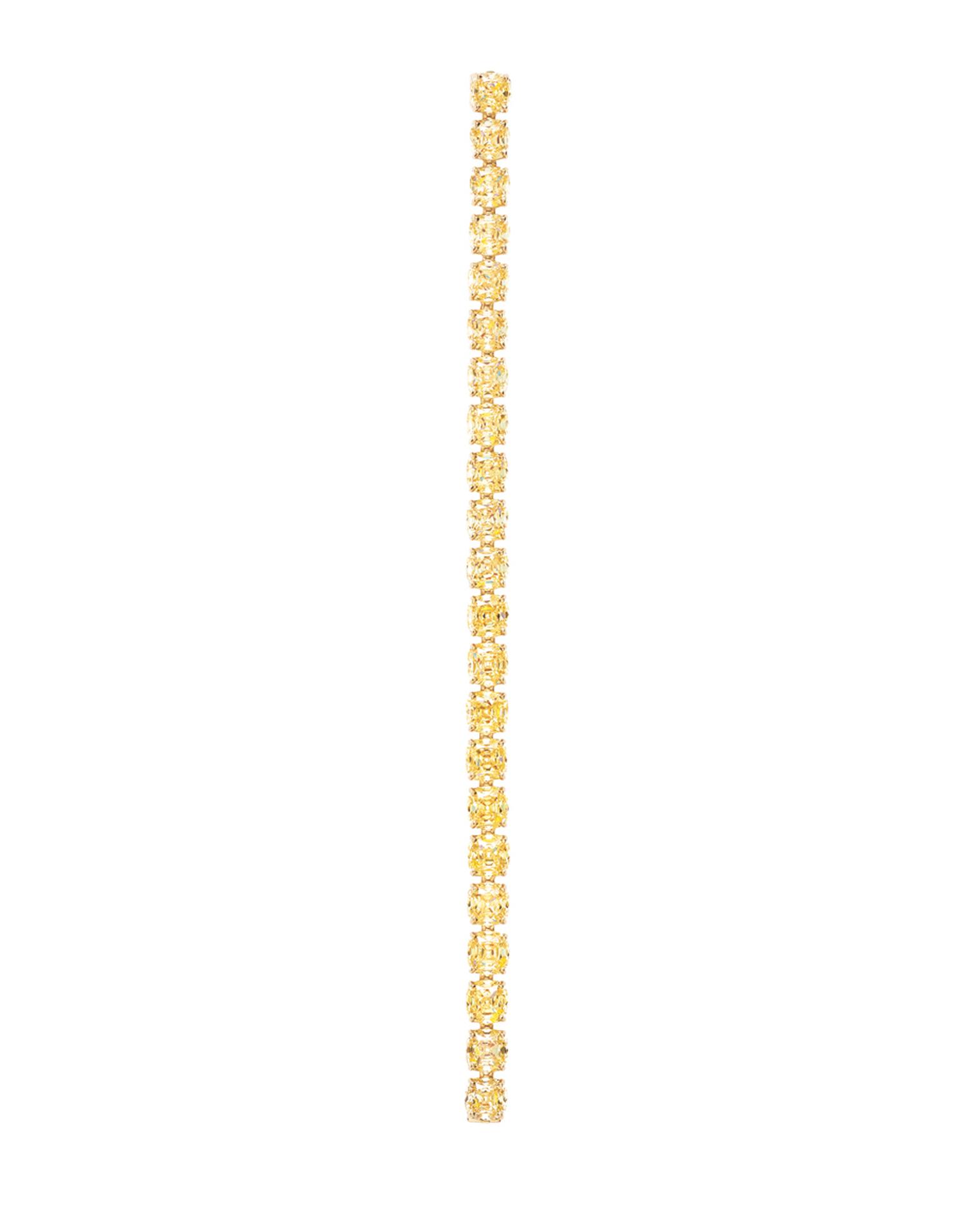 The Tiffany bracelet in yellow gold, set with Fancy Intense yellow diamonds, worn by Amy Adams for the Academy Awards 2014