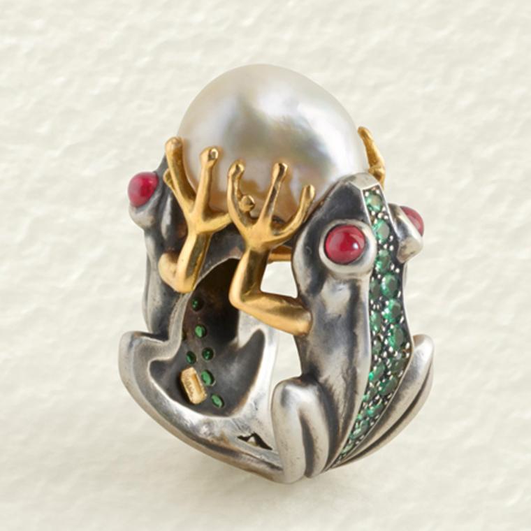 Elvira Cammarata Frog ring.