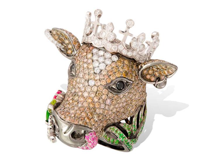 Lydia Courteille Cow ring in gold from the Animal Farm collection, set with diamonds, tsavorites and sapphires
