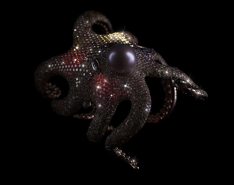 The unique technology in Shawish's Octopus bracelet enables the wearer to alter the colours that light up the gemstones
