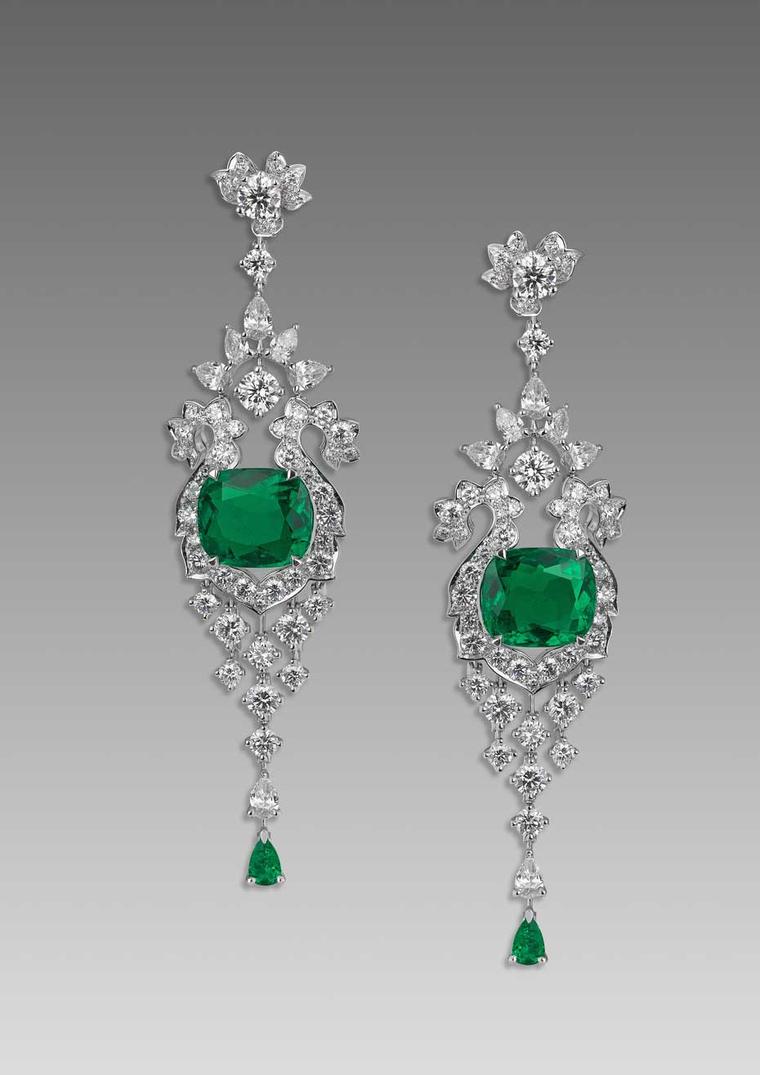 The David Morris chandelier earrings worn by Kate Winslet to the London premiere of Divergent, featuring a pair of emeralds totalling 8.94ct and 8.67ct surrounded by brilliant and pear-cut diamonds