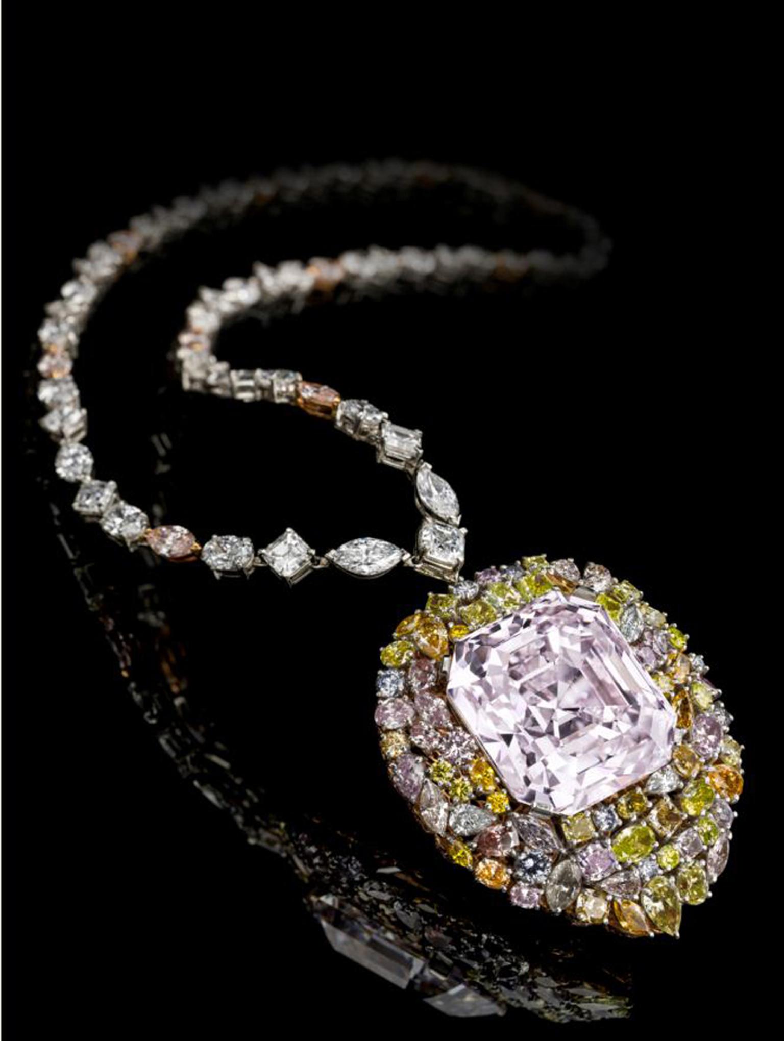David Warren also talks about the other important lots in the Magnificent Jewels auction at Christie's Geneva in May, including this 76ct light pink diamond, which is an extraordinary size for a pink diamond