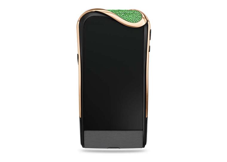 The Savelli Emerald Night smartphone features 395 Gemfields emeralds, high-tech black ceramic, anthracite satin and an unscratchable sapphire crystal screen