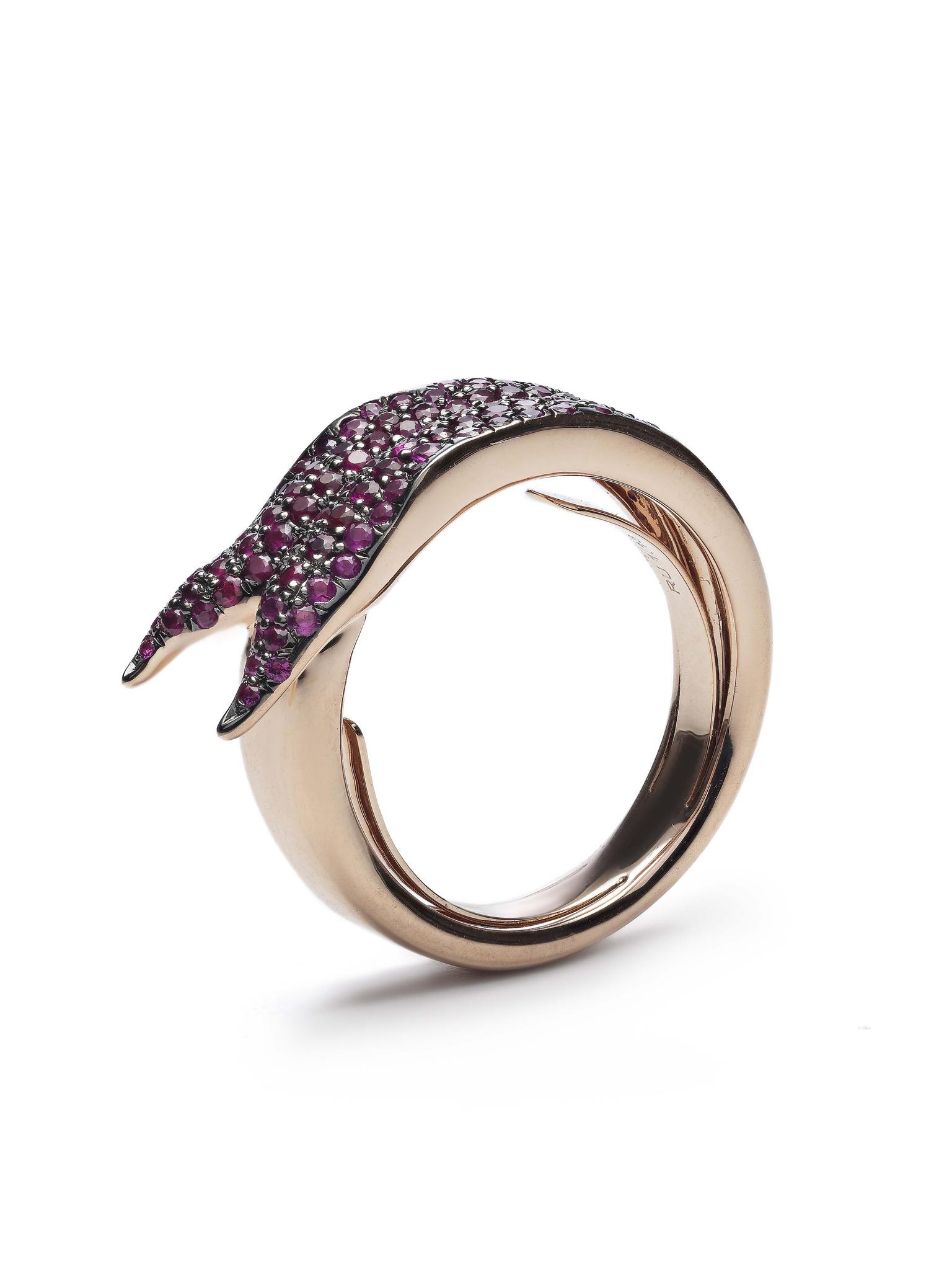 Bibi van der Velden Snake Tongue ring in yellow gold with rubies