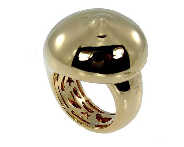 Tit ring, inspired by the sculpture of the same name, created in collaboration with her mother, Michèle Deiters