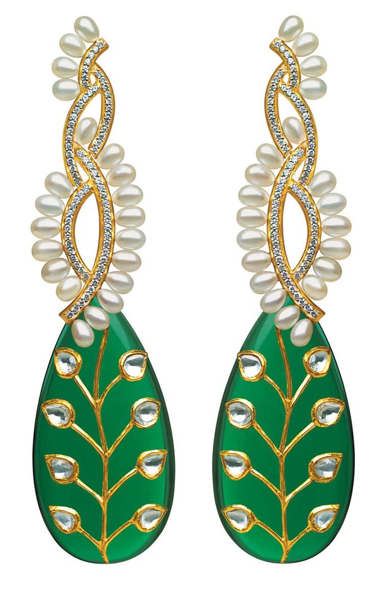 MINAWALA Festival of Emeralds collection necklace in yellow gold with diamonds, pearls and green quartz