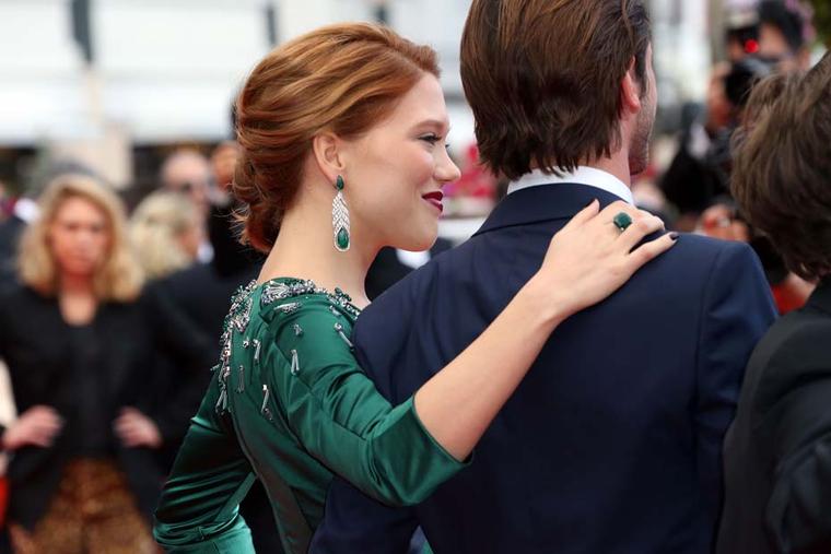 Léa Seydoux stole the show on the Cannes red carpet this weekend in head-to-toe emerald green, including a plunging gown and Chopard emerald jewels.