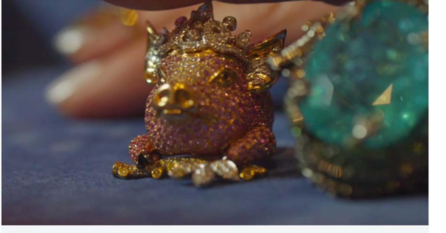 Las Vegas Couture Show 2014 included the Parisian jewellery Lydia Courteille and her fun and quirky collection which includes a fully paved Pig ring.