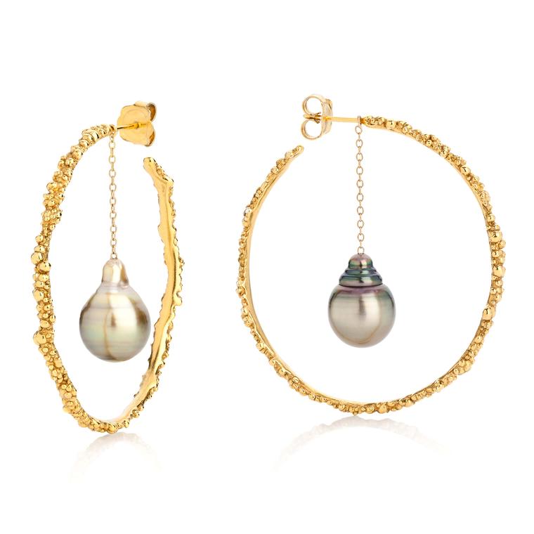 Ornella Iannuzzi Coralline Circle hoop earrings in gold-plated silver with Tahitian pearls.