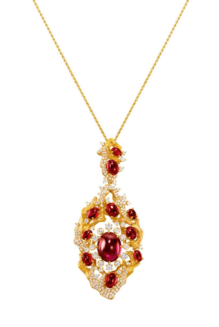 Chow Tai Fook Reflections of Siem gold Chant pendant.