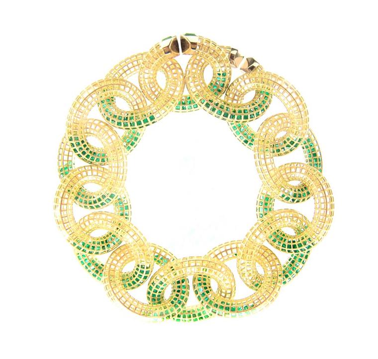 Roule & Co Shaker chainlink bracelet in yellow gold and emeralds.