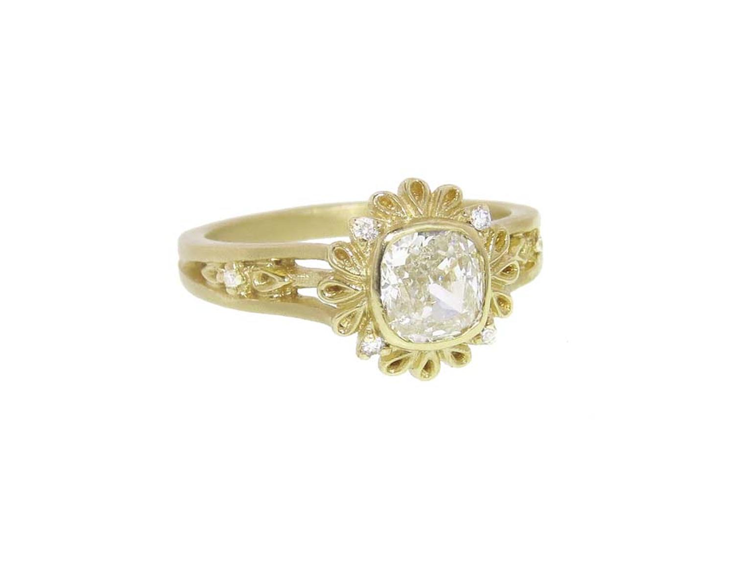 Unusual engagement rings US edition: unique rings for 2014