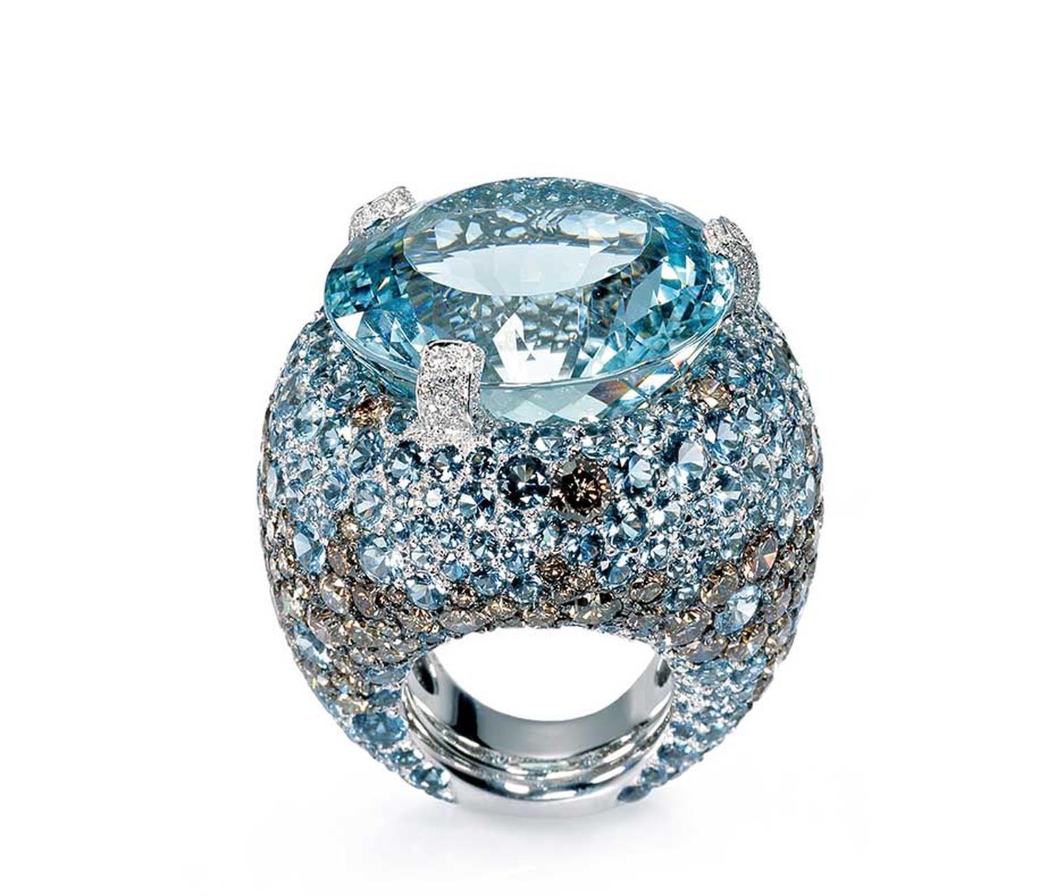 de GRISOGONO Melody of Colours collection aquamarine ring with diamonds.