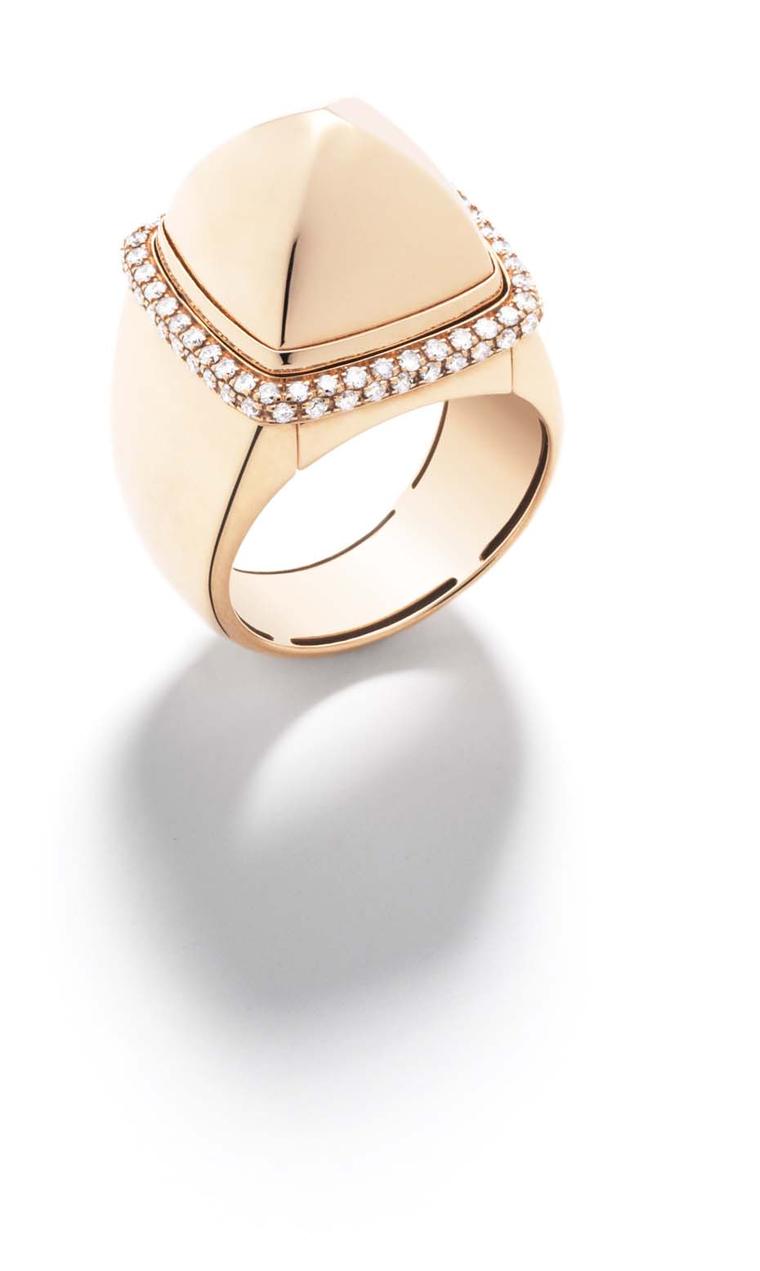 FRED Pain de Sucre collection ring in rose gold and diamonds with an interchangeable cabochon in polished rose gold.