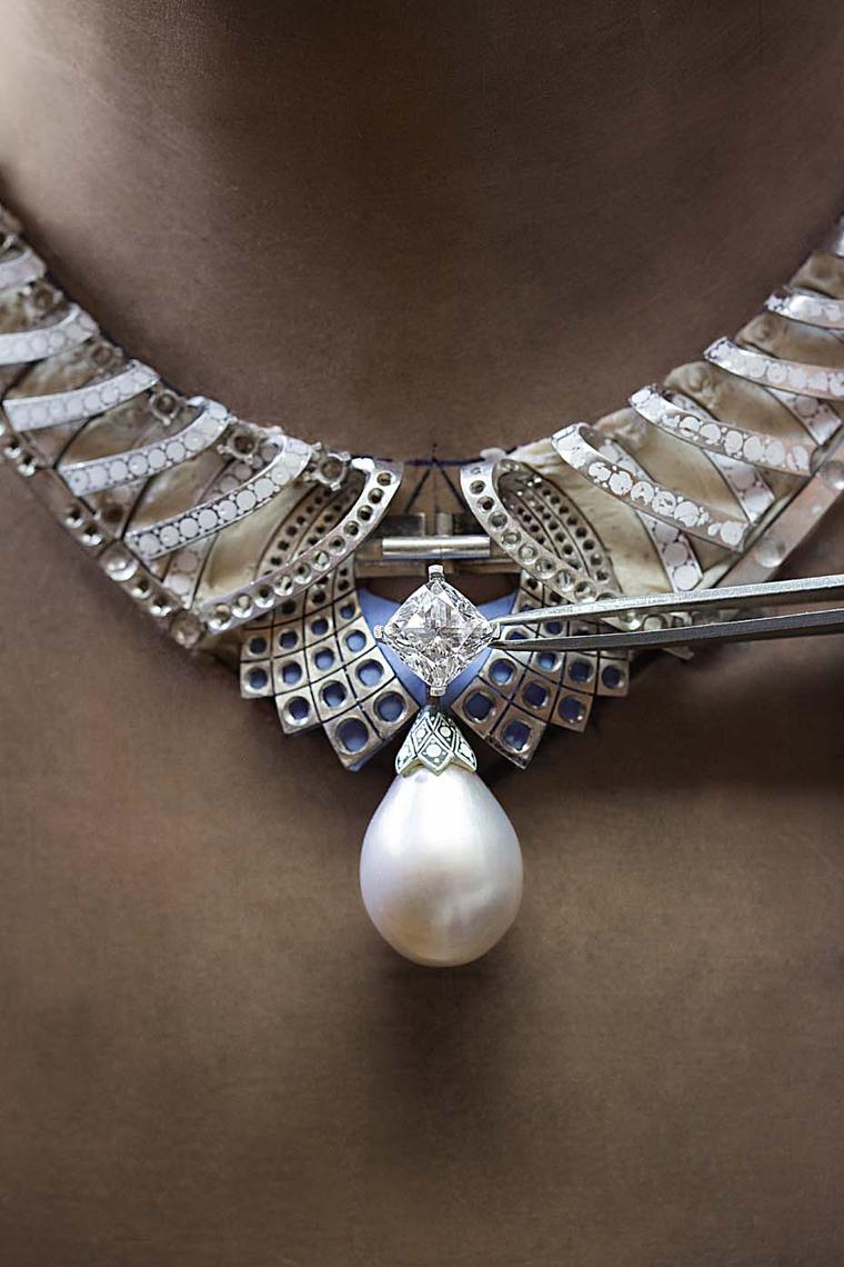 Weighing 8.3 grams and measuring 21.82 x 17.6  x 16.4 mm, the Cartier pearl, which was once owned by Queen Mary of England, is said to be one of the most beautiful in existence thanks to its perfectly symmetrical shape and silvery lustre.