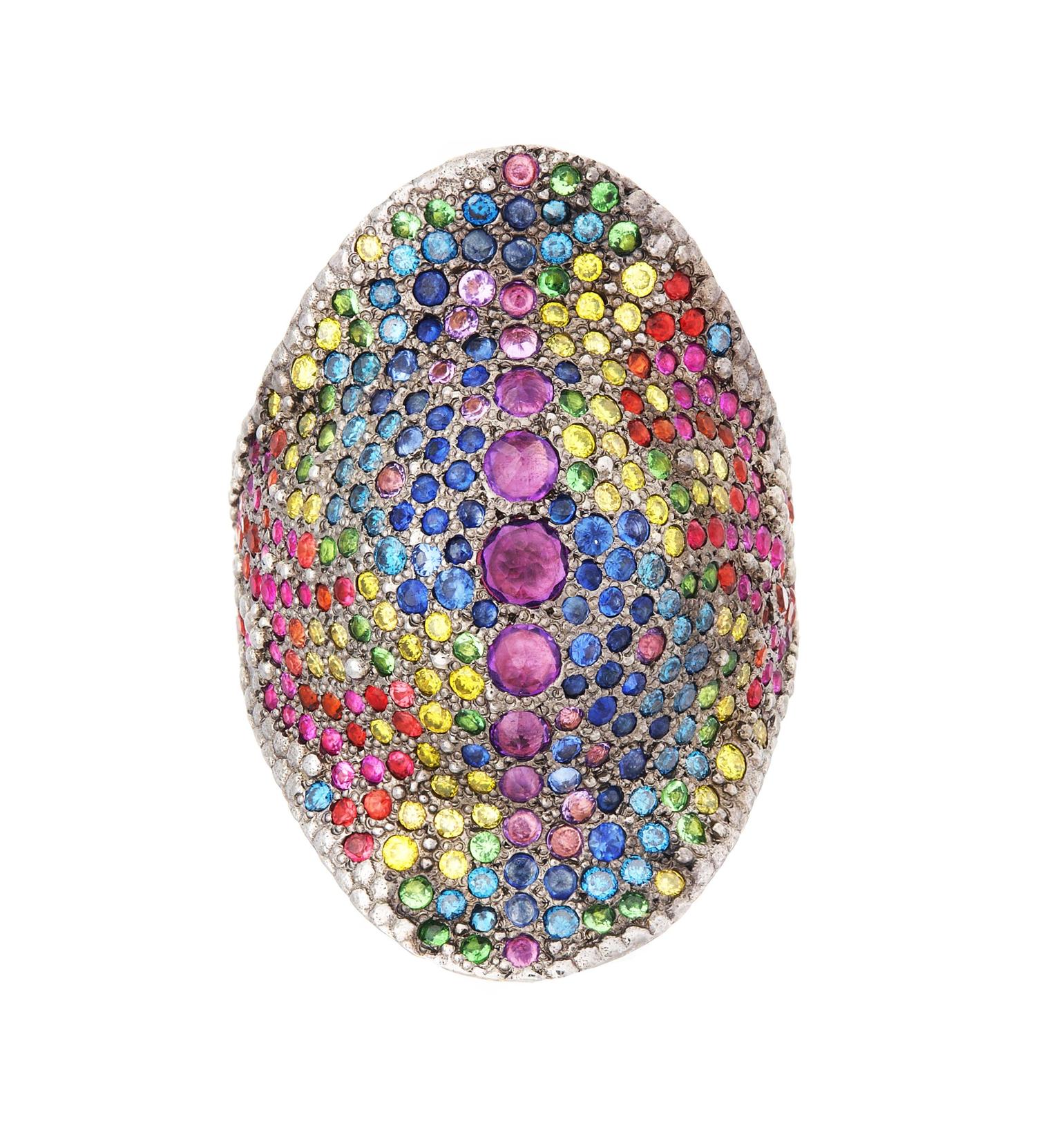 Venyx Reptilia Tartaruga Rainbow Camaeleo ring in yellow gold with multi-coloured gemstones.