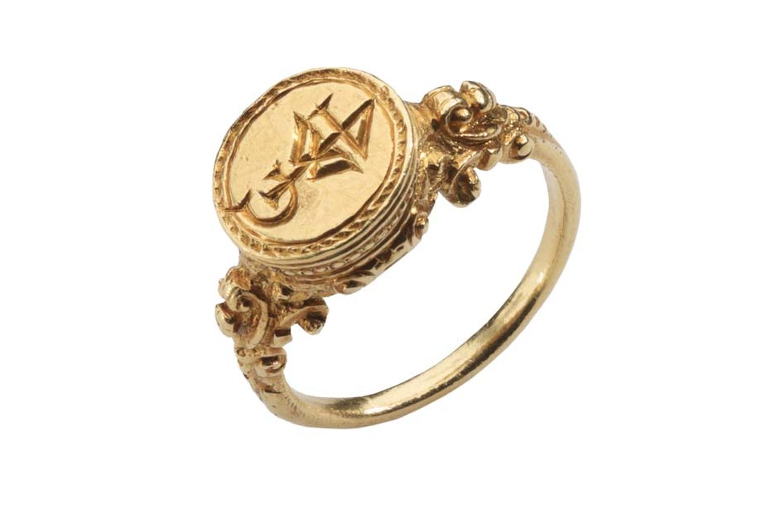 Les Enluminures gold signet ring.